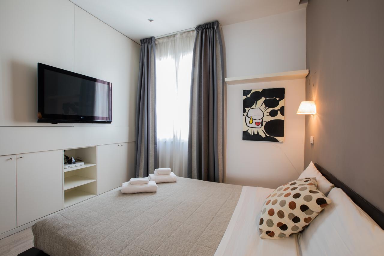 Appartement Attico Santa Brigida à Naples Extérieur photo