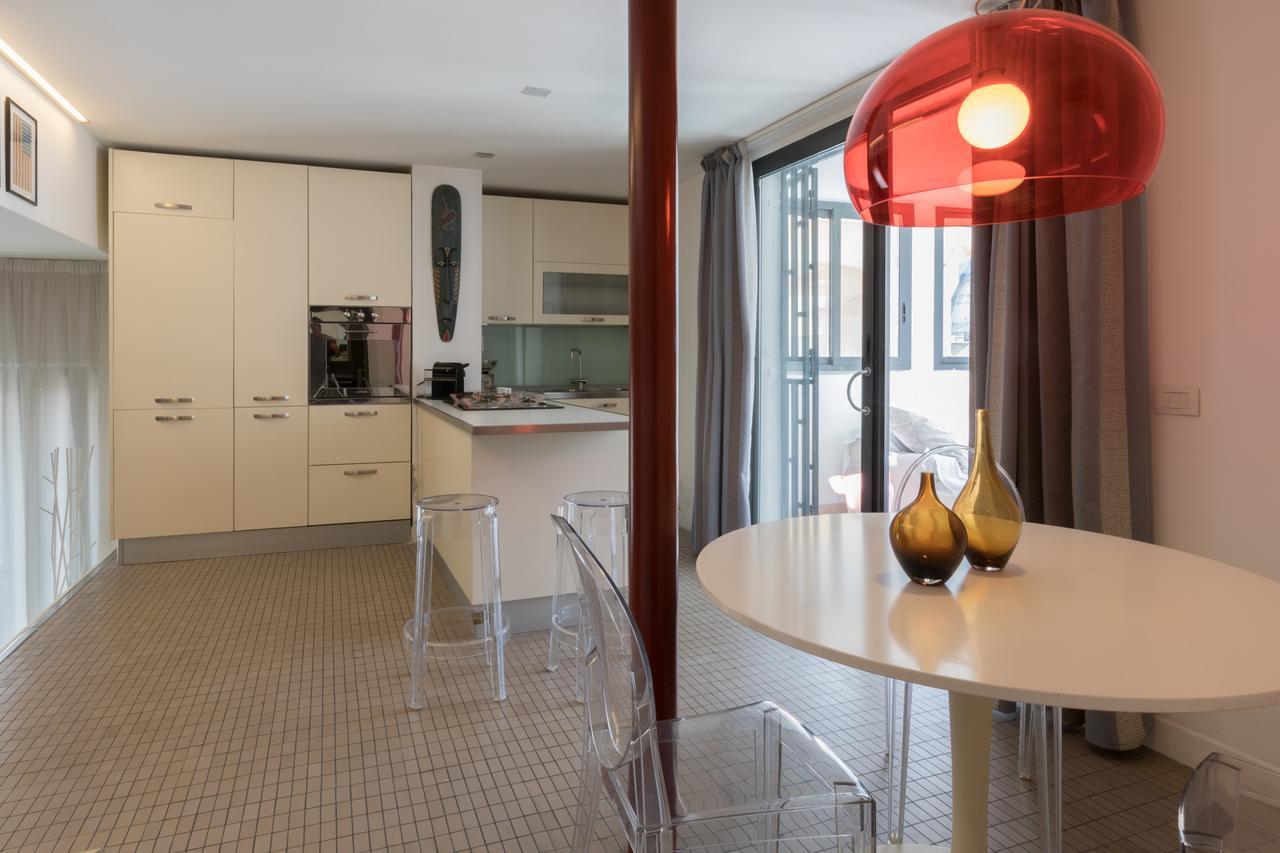 Appartement Attico Santa Brigida à Naples Extérieur photo