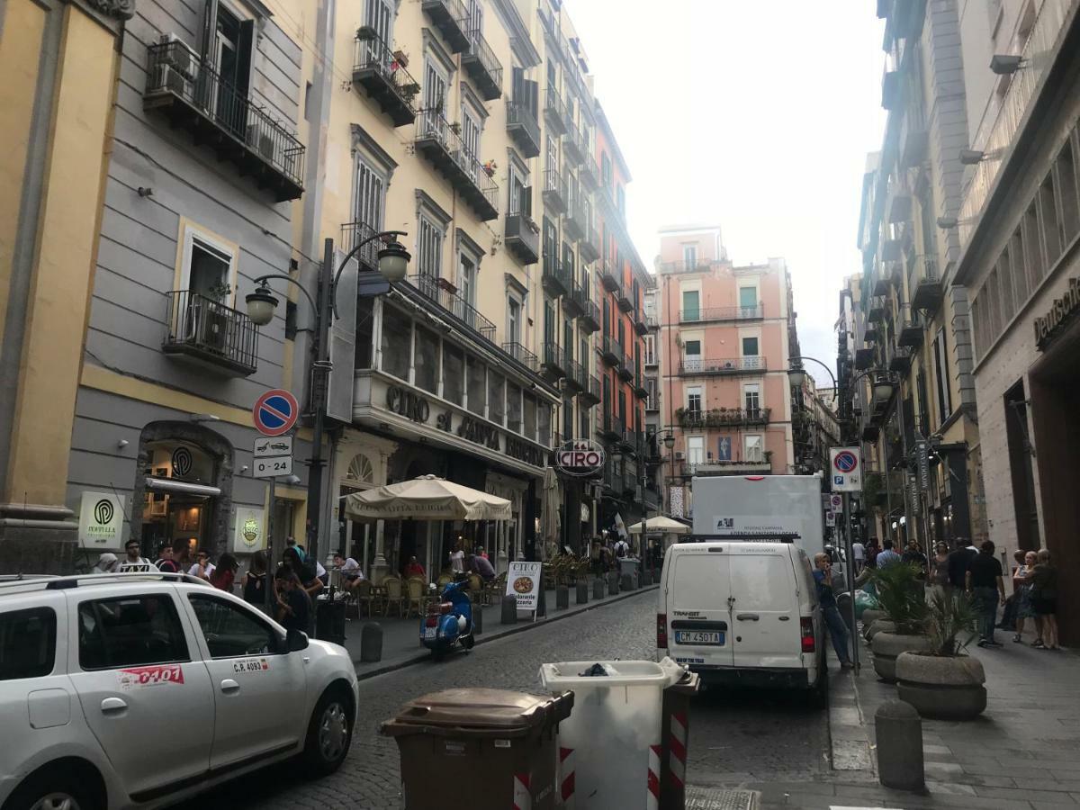 Appartement Attico Santa Brigida à Naples Extérieur photo